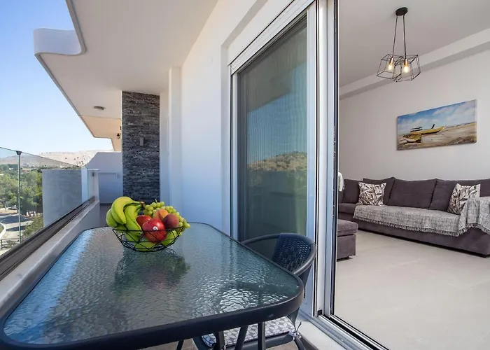 Sea View House * كالاثوس